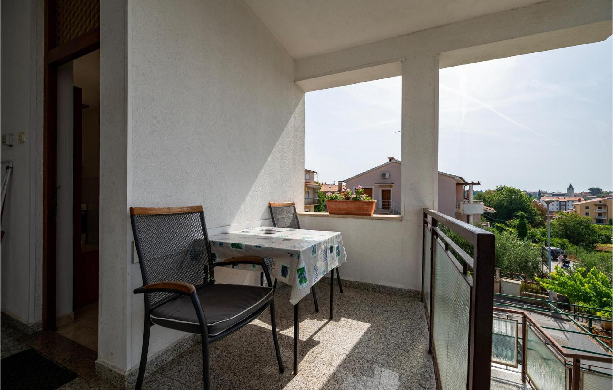 1 Bedroom Cozy Apartment In Пула Экстерьер фото